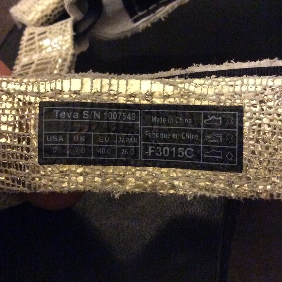 teva gold metallic