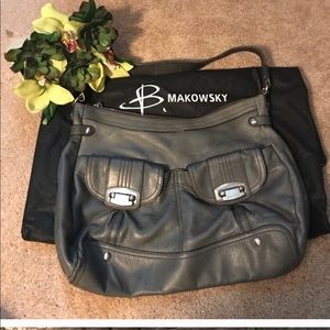 🐨🐨Authentic B Makowsky Gray Purse 🐨🐨