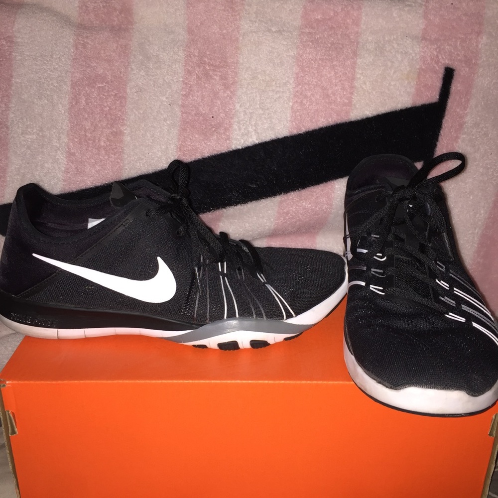 Women's NIKE Free TR 6