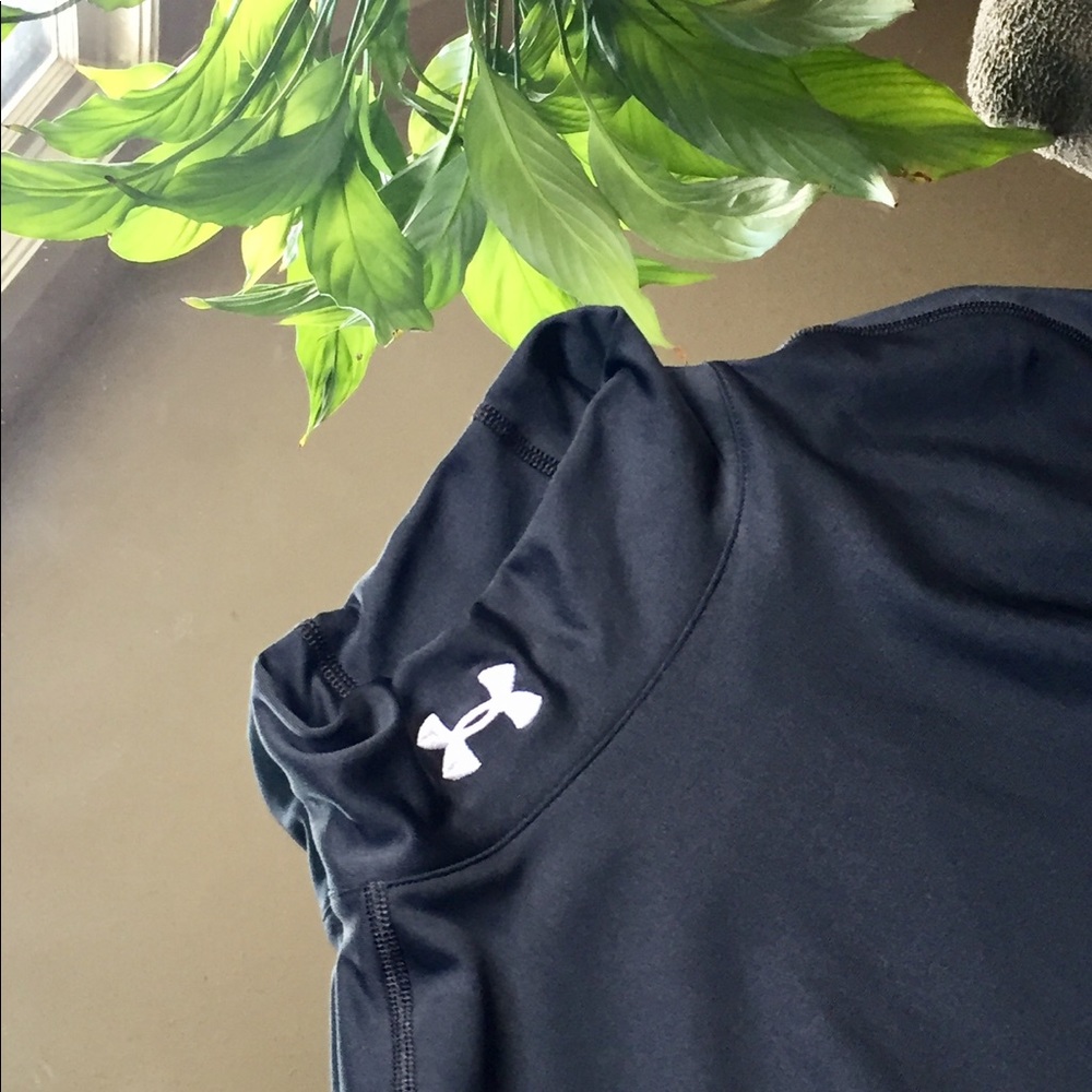 🌚 BLACK LONG SLEEVE UNDER ARMOUR 🌚