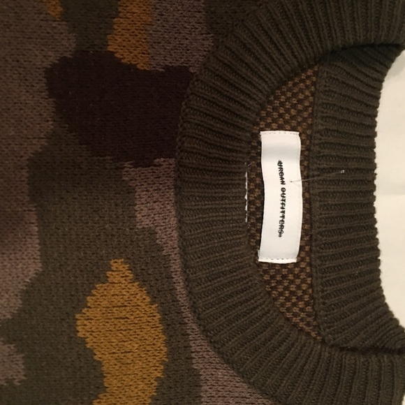 Urban Outfitters Camo Crew Neck Sweater Top New - Picture 6 of 8
