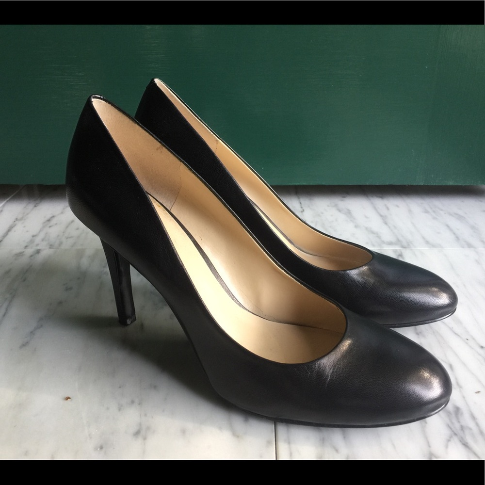 Nine West classic black leather heels pumps work