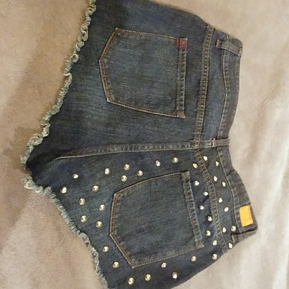 Shorts - Picture 3 of 3