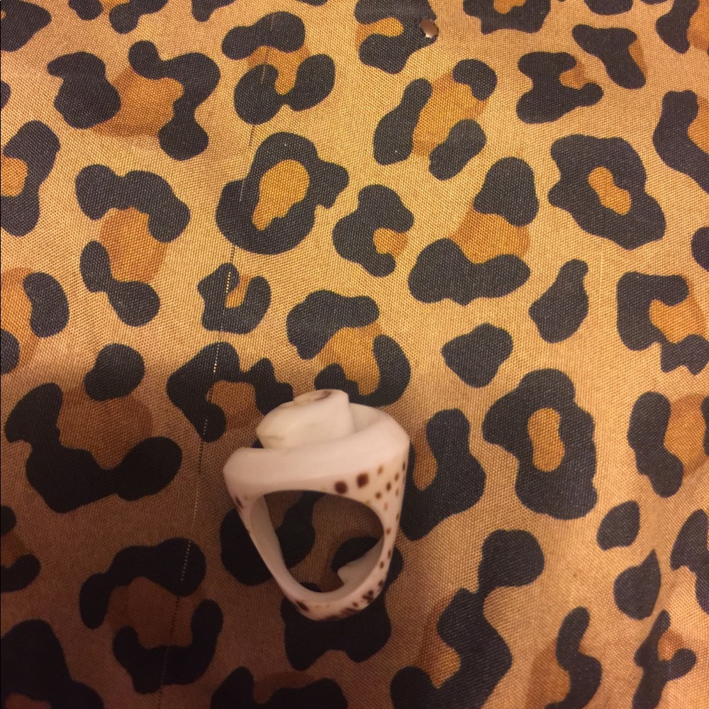 Sea Shell Ring - Picture 4 of 4