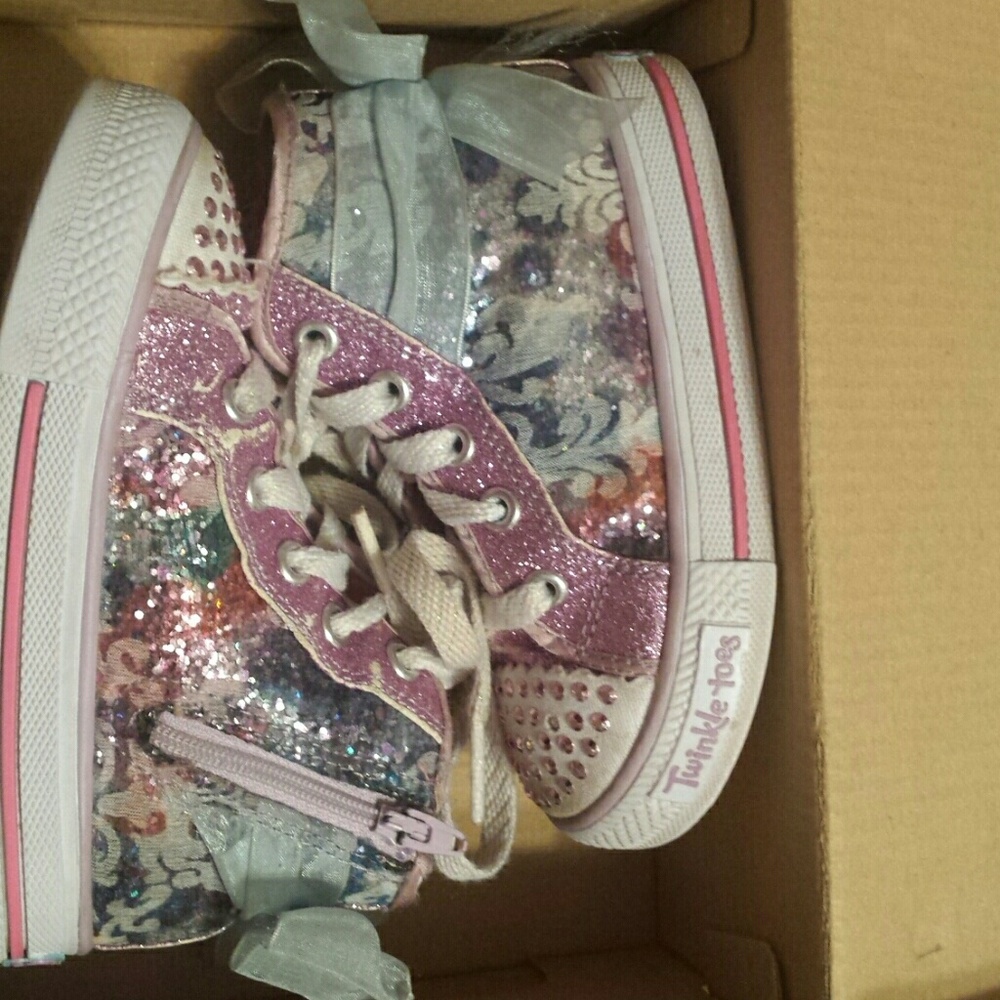 Toddler skechers sneakers twinkle toes