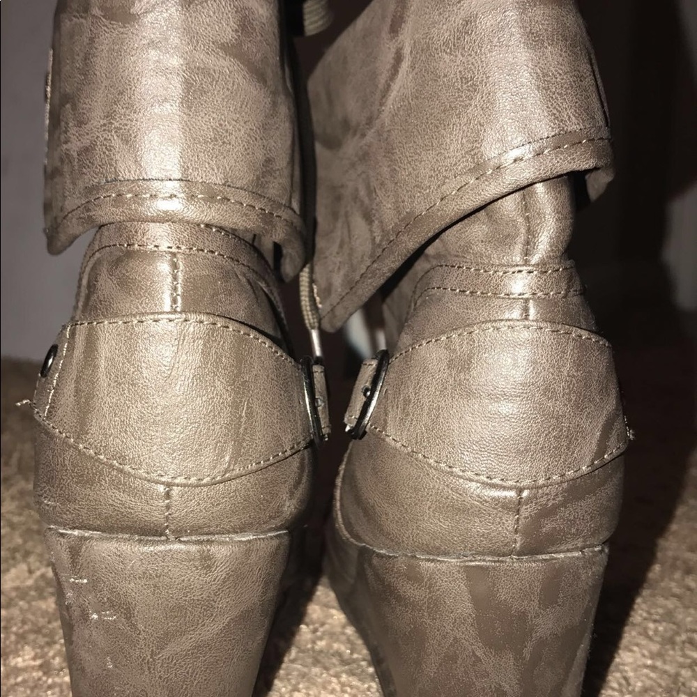 Booties 😘 - Picture 2 of 2