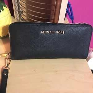 Michael Kors Jet Set Wallet