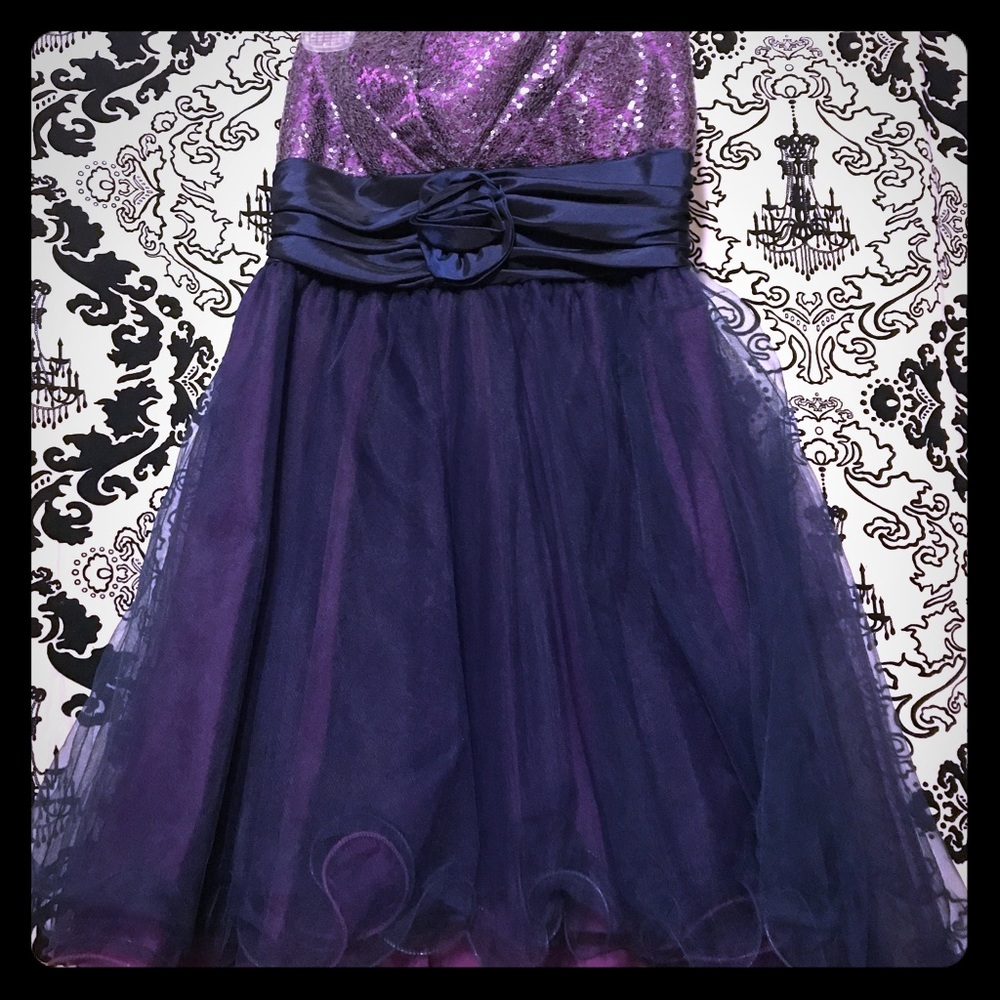 Speechless Macy's prom dress size 9(fits 7)