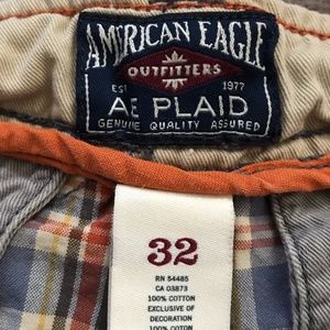 AMERICAN EAGLE PLAID 32 SHORTS