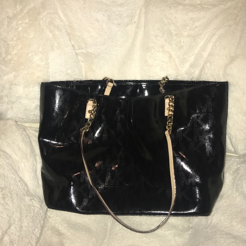 Gently used MICHAEL KORS purse!