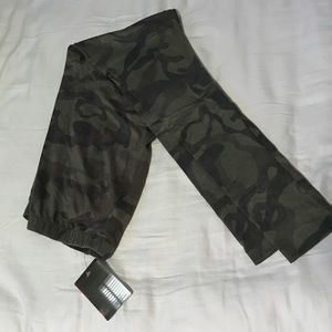 SOLD- Camo Leggings