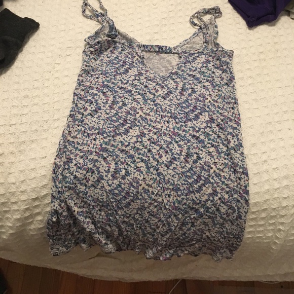 Roxy tank - Picture 2 of 2