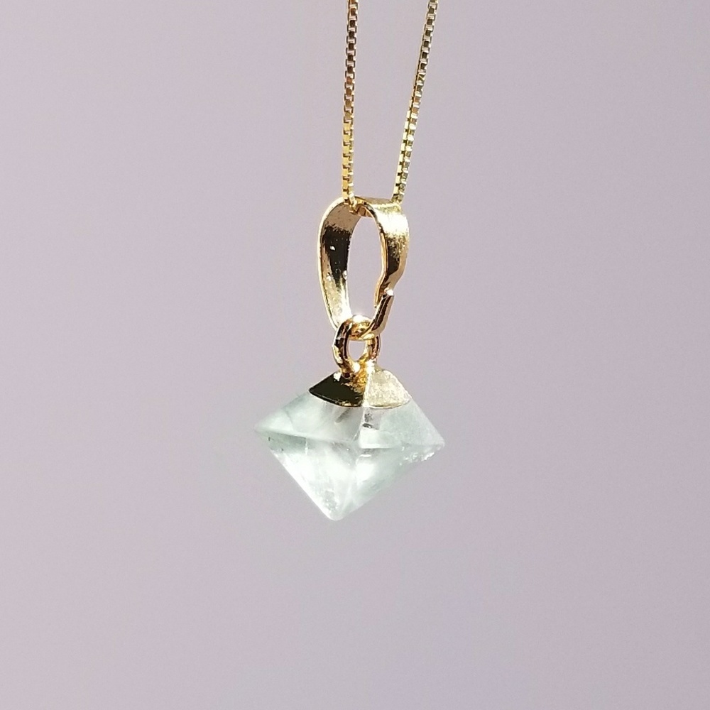 Tiny Diamond Flourite Necklace
