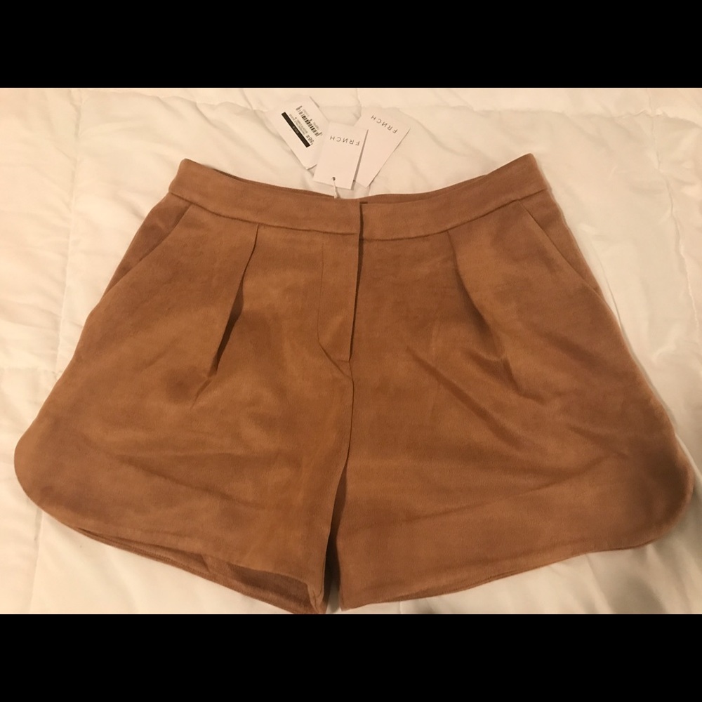 NEW W/ TAGS‼️ CAMEL , SUEDE SHORTS!