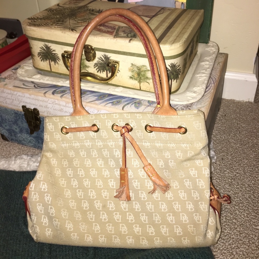Dooney & Bourke 💥Flash Sale💥