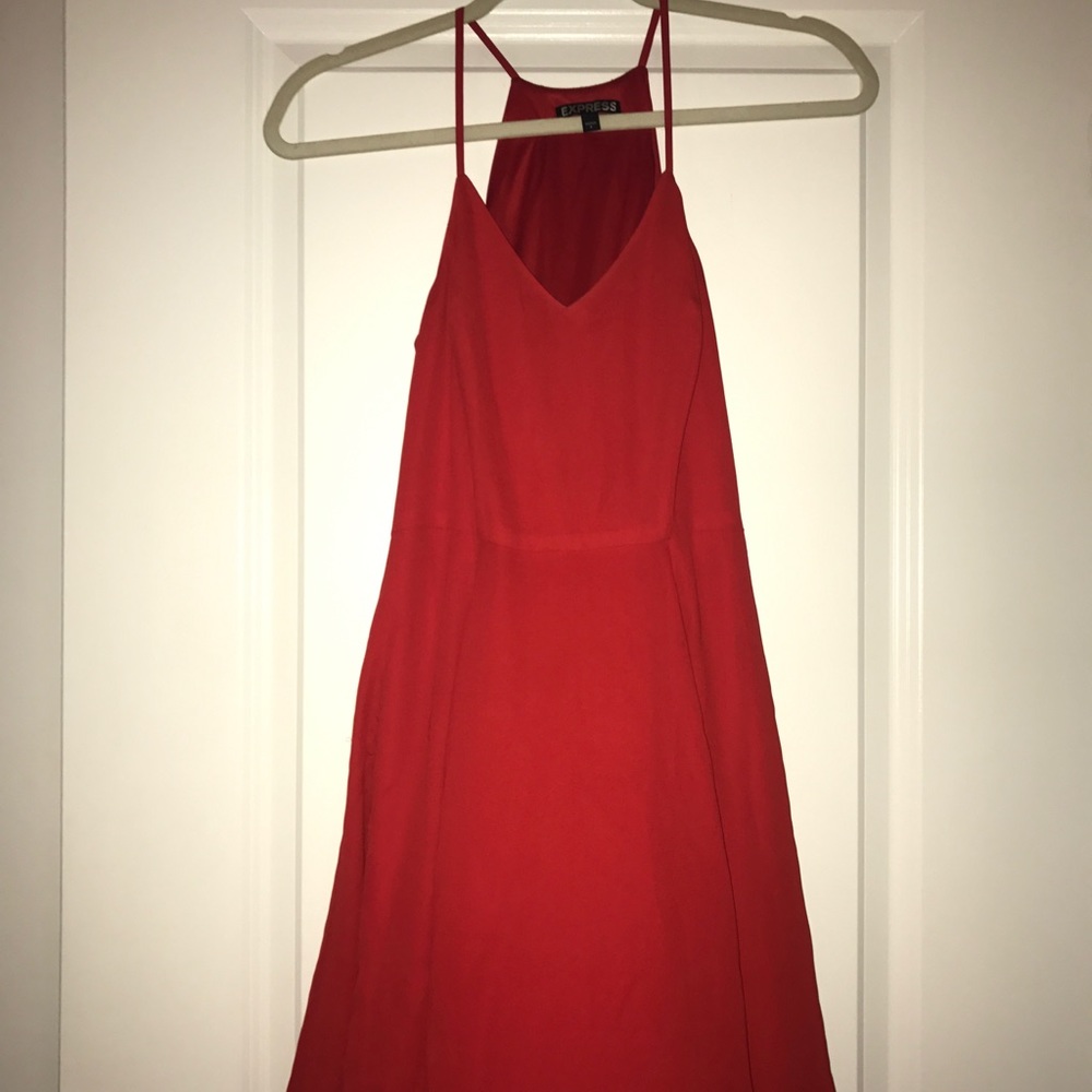 Short red dress!!❤️ LOOKS GREAT ON EVERYONE