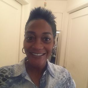 Meet your Posher, Sharon