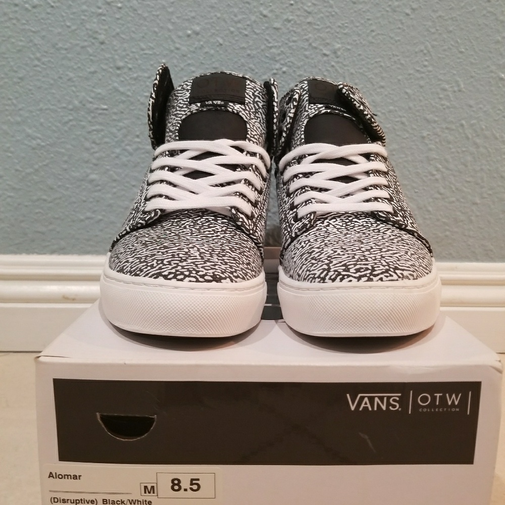 Vans OTW Size 8.5 Alomar shoes