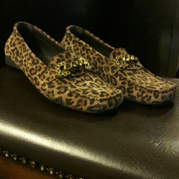 Authentic Stuart Weitzman loafers - Picture 3 of 4