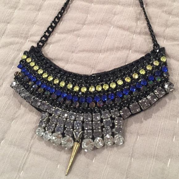 Statement necklace with center spike drop - Picture 1 of 4