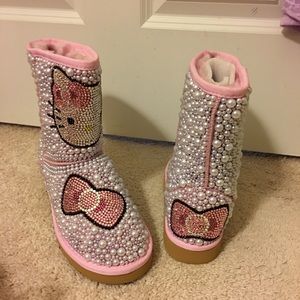 Hello Kitty Pearl boots!