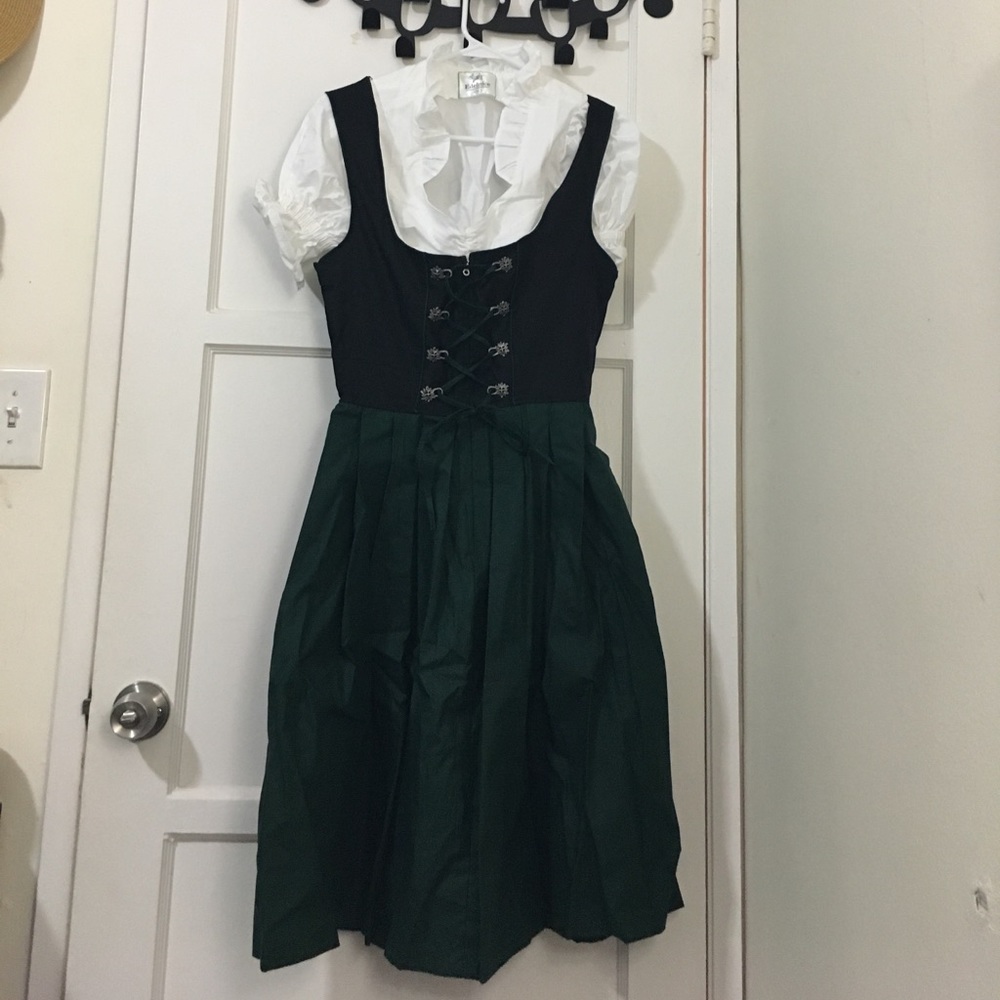 Bavarian women’s midi dirndl dress (3 pieces)