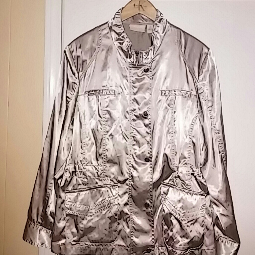 Chico's windbreaker jacket. Front pockets, zipper
