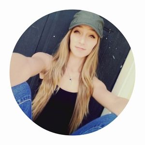 Meet your Posher, Deanna