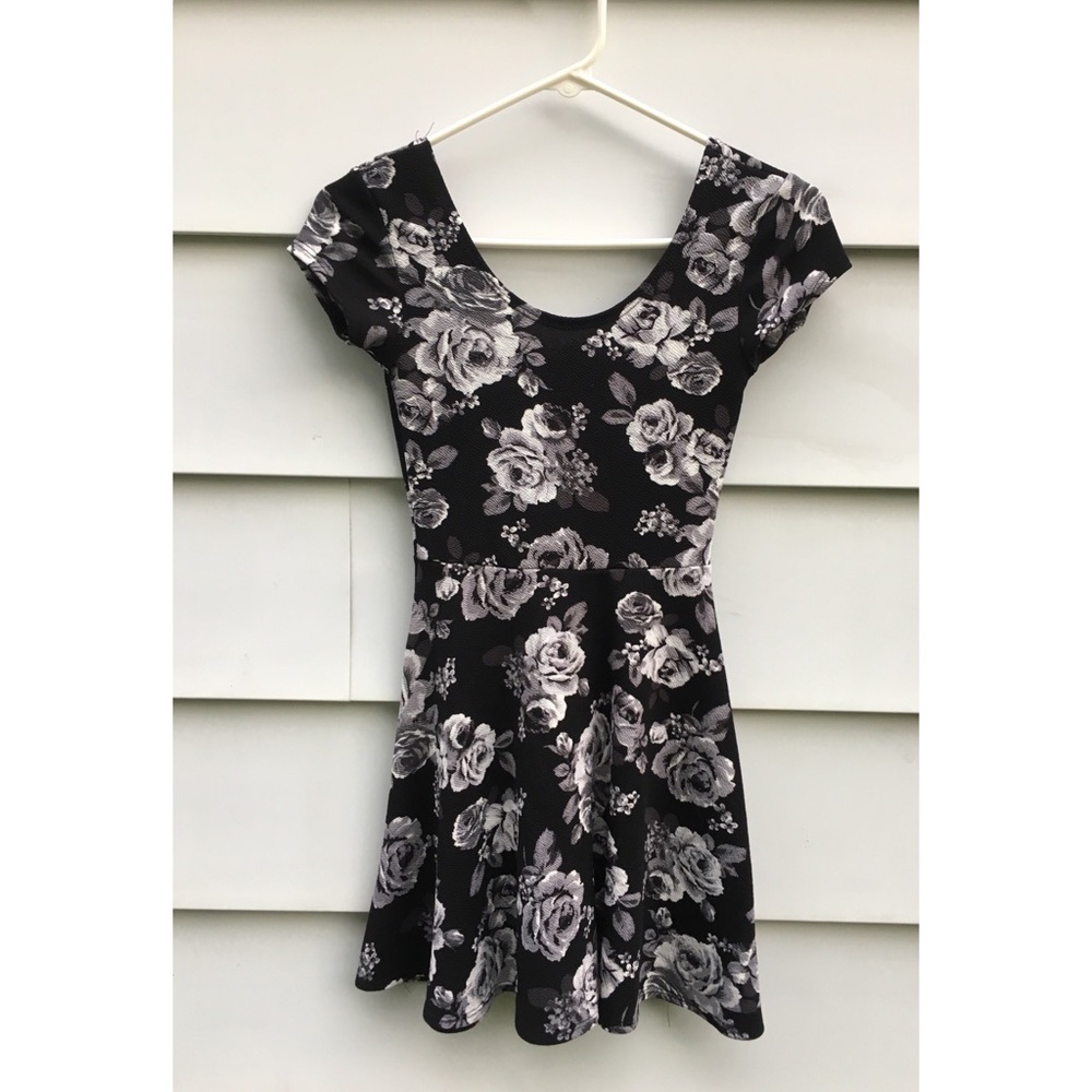 Black Floral Skater Dress ☠️ NWOT!!!