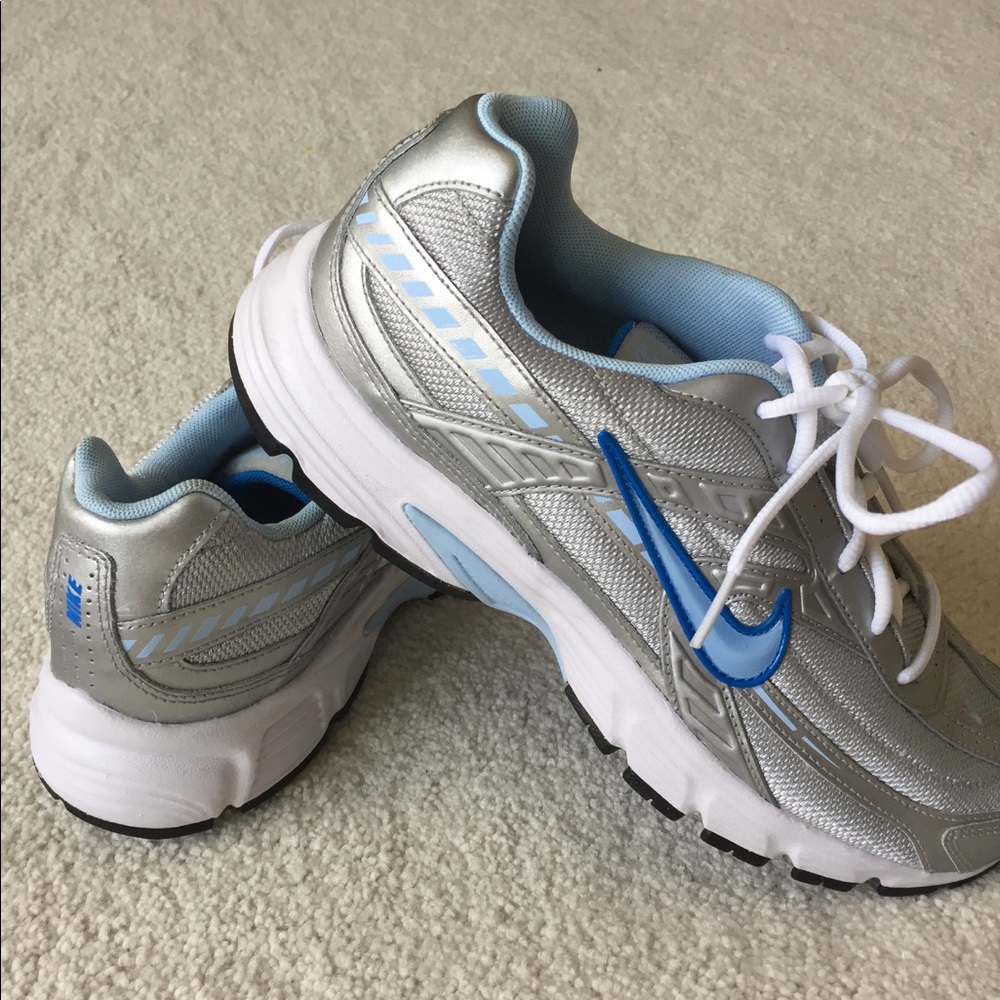 Nike Initiator women's running tennis shoes. EUC.