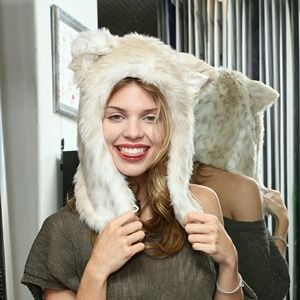 SpiritHoods Snow Leopard Half Hood SpiritHoods Snow Leopard Half Hood