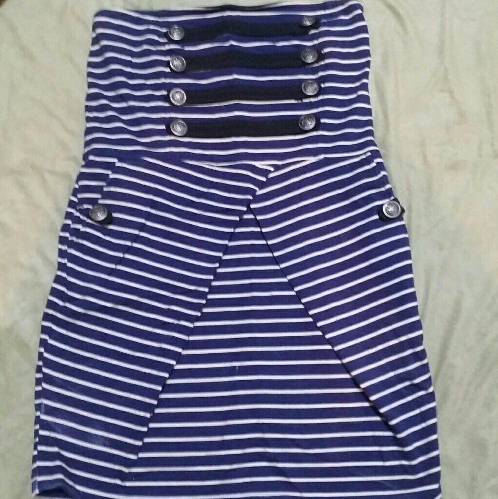 Strapless Short Dress with buttons and POCKETS