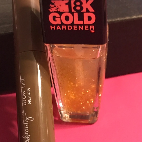 Makeup Bundle - Picture 3 of 3