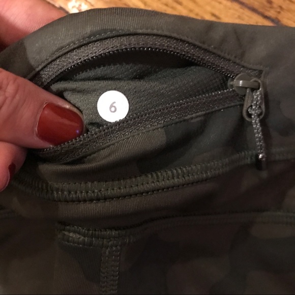 RARE NWOT Lululemon Camo Inspire Crops! - Picture 13 of 16