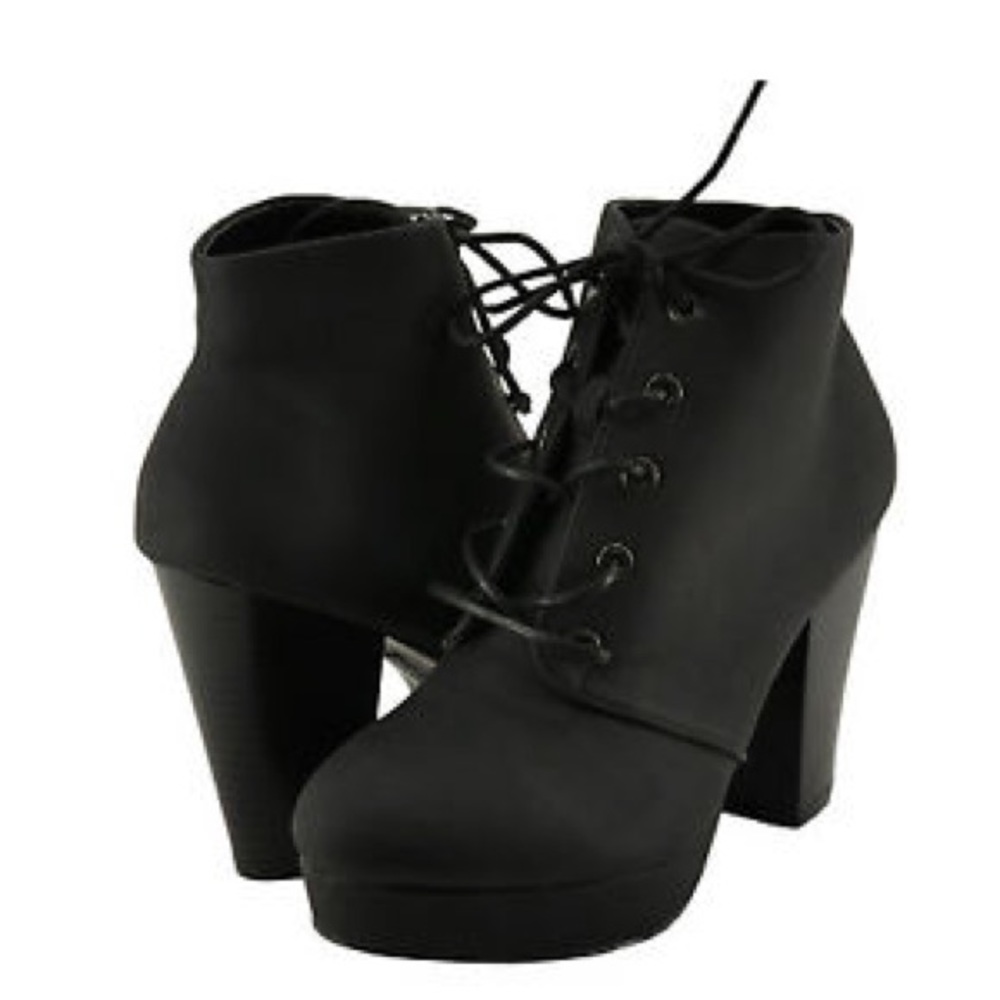 • Huxley Lace Up Bootie - Picture 1 of 3