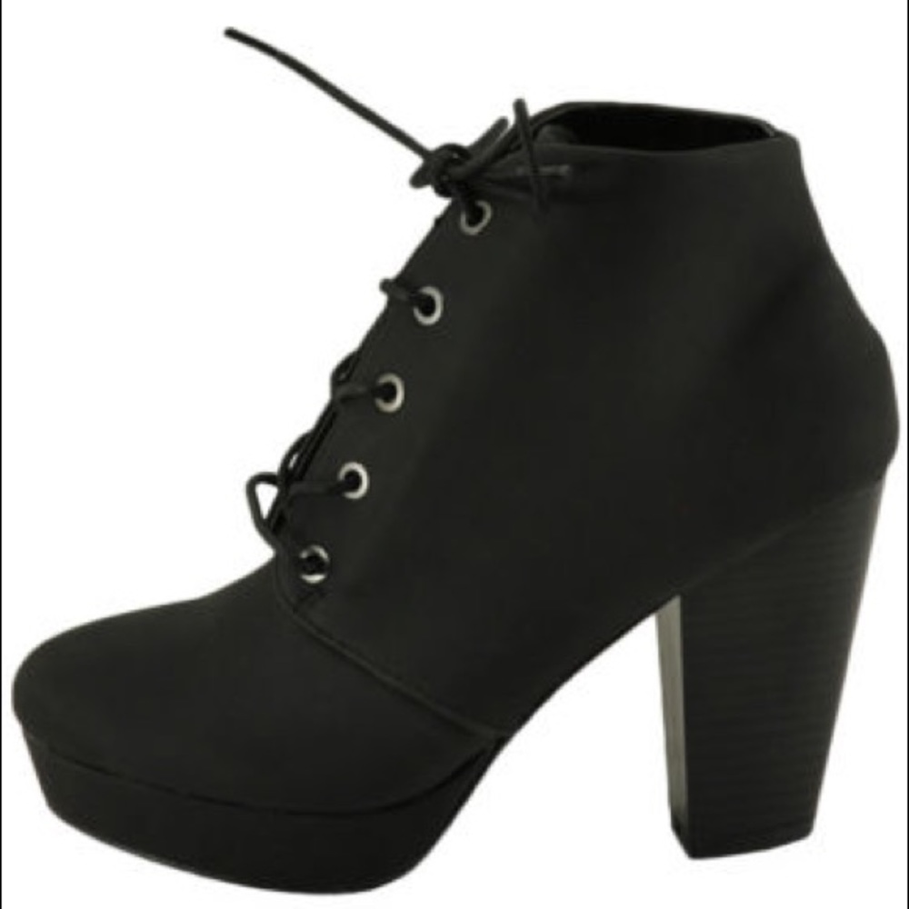 • Huxley Lace Up Bootie - Picture 2 of 3