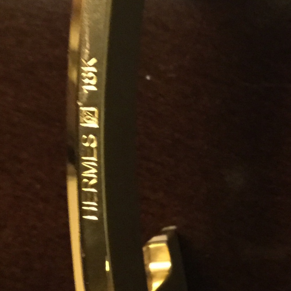how to spot a fake Hermes belt - Picture 2 of 4