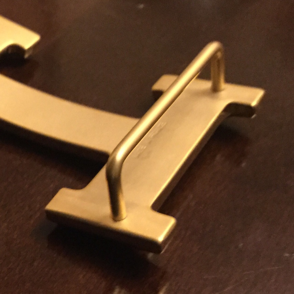 how to spot a fake Hermes belt - Picture 3 of 4