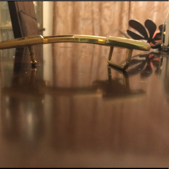 how to spot a fake Hermes belt - Picture 4 of 4