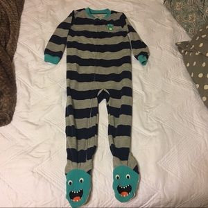 Bundle of Carter’s 3T fleece pajamas Bundle of Carter’s 3T fleece pajamas