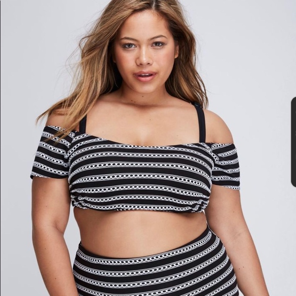 OFF-THE-SHOULDER BIKINI TOP WITH BUILT-IN BANDEAU