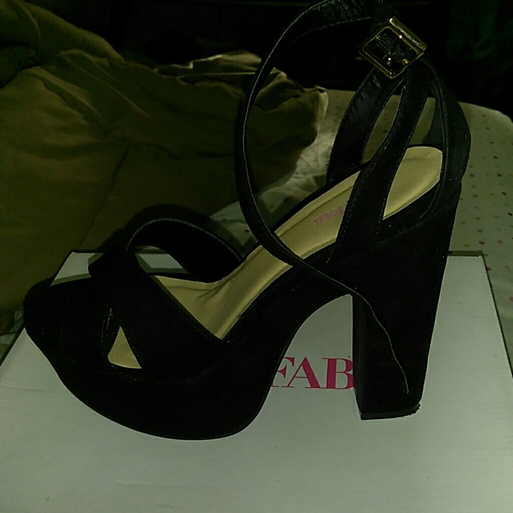Shoes - Picture 3 of 3