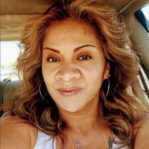 Meet your Posher, Esmeralda