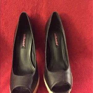 Dollhouse black platform pumps