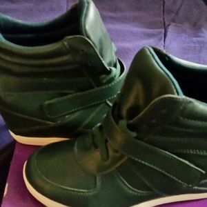 Dark green sneaker lace-up wedges