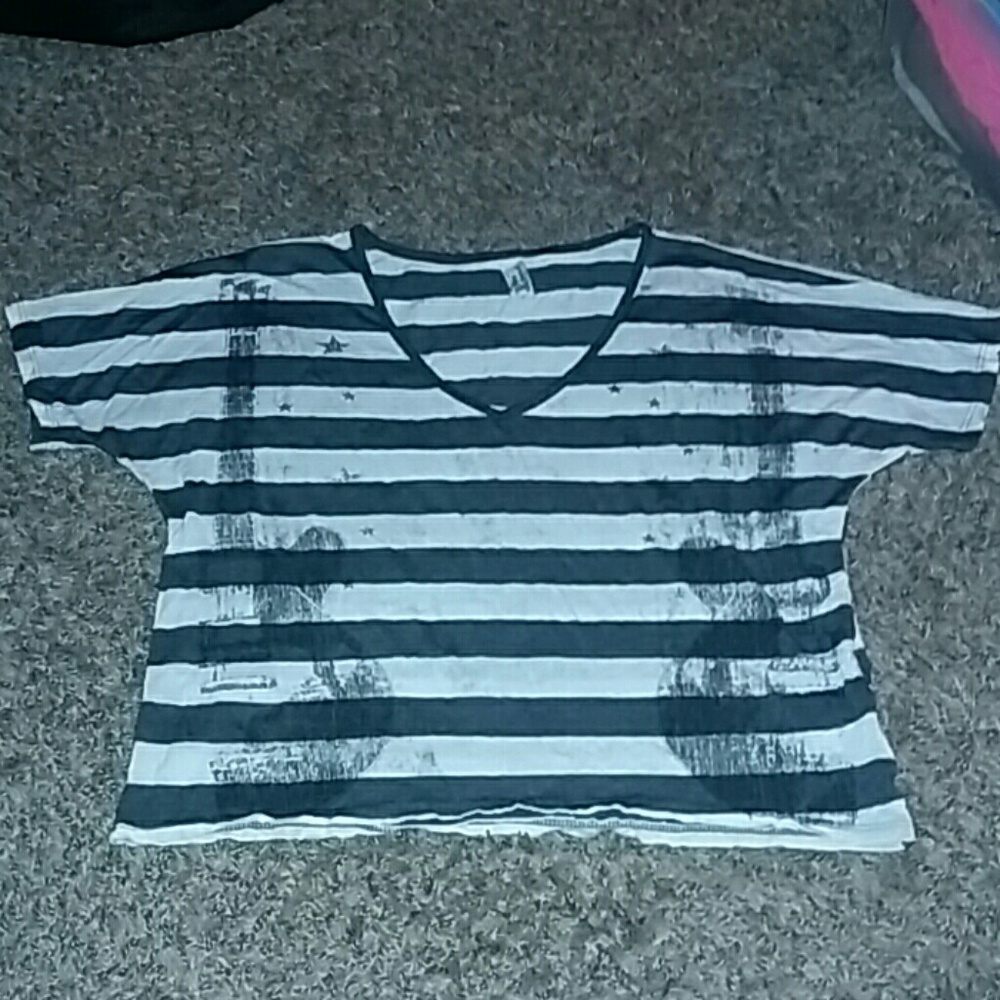 Medium guitar crop top