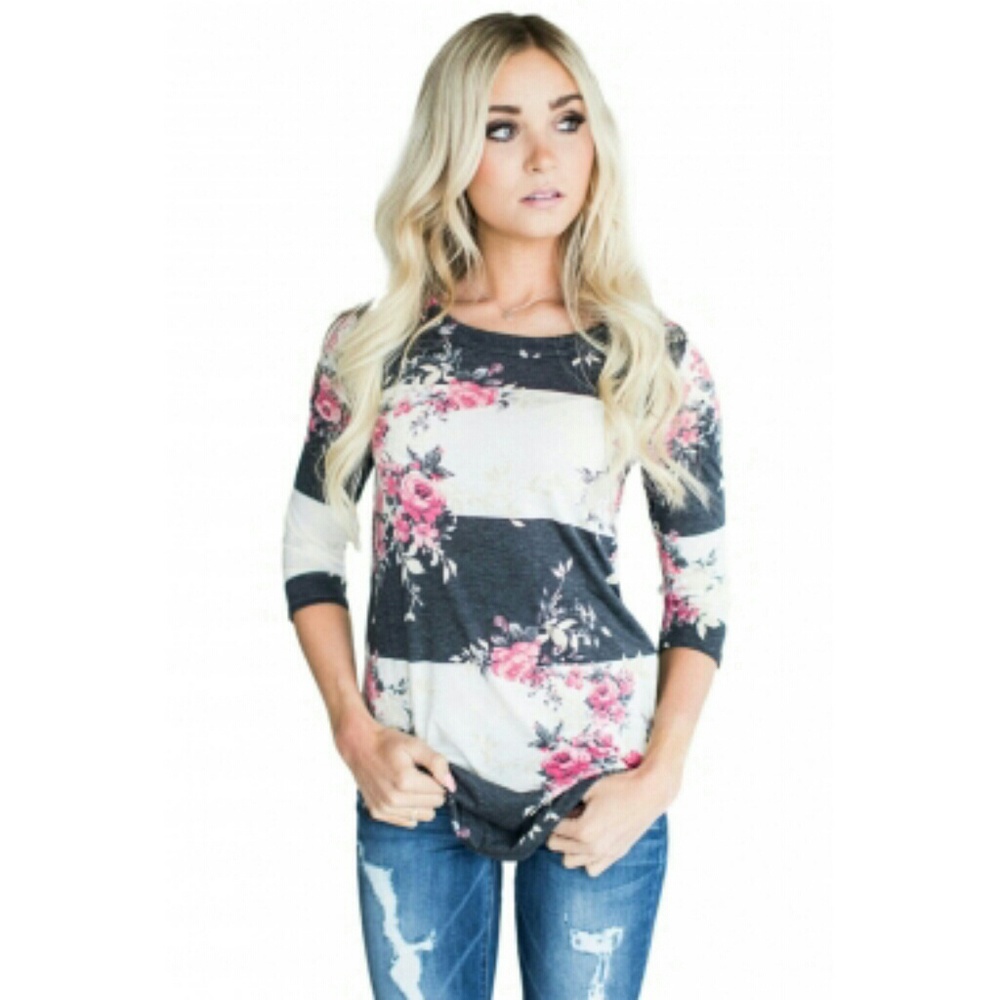 Size XXL - 3/4 Sleeve Floral & Stripe Top