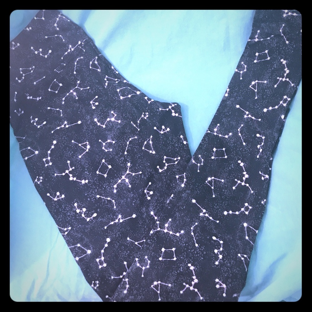 Xhilaration Constellation leggings size SM