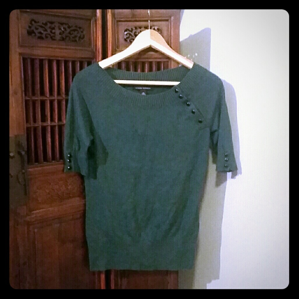 Green sweater with button details