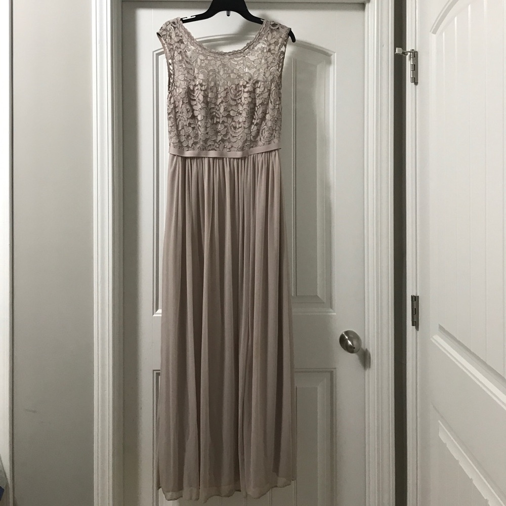 David's Bridal size 4 bridesmaid dress